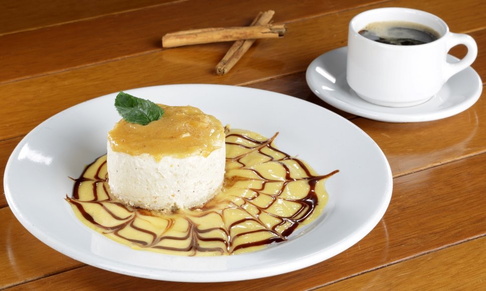 Brasileirissimo's tweet photo. Con nuestro menú de postres, lo único imposible será resistirte. https://t.co/k26fYiLPEq