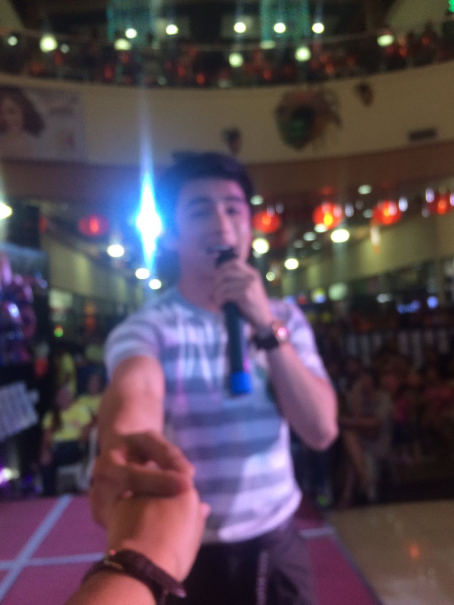 jamliper's tweet photo. At tumigil ang mundo, nung ako'y . . . . .  😍 https://t.co/oKX43JyGpl