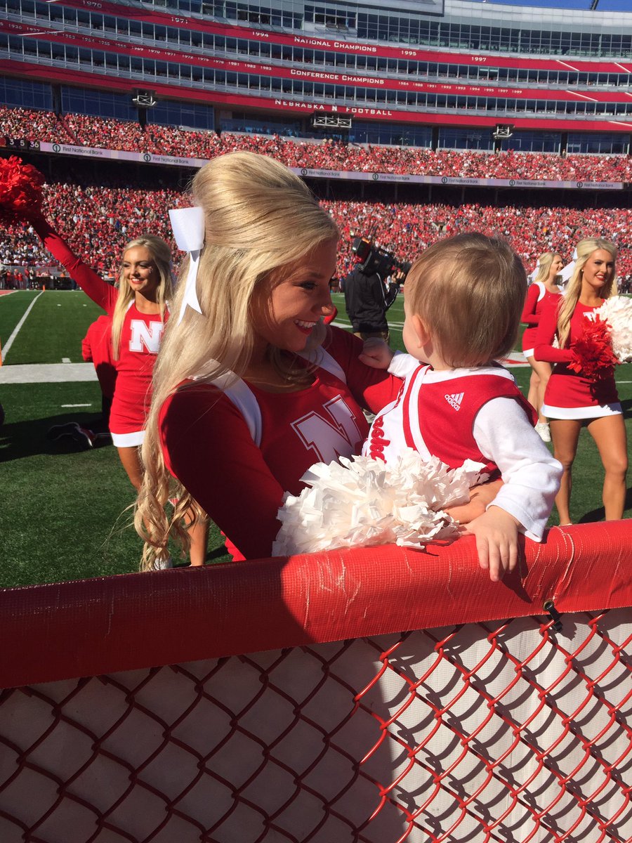 MrsRambour's tweet photo. Effie's ready to be down on the field with the cheerleaders ❤️ #gbr #firsthuskergame https://t.co/9ZQyFEs5sb