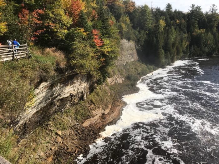MIWildlife's tweet photo. Who says you can take a hike only during the summer? Check out this list of state parks in Michigan for all-season hiking! https://t.co/R3W4eecaD2 https://t.co/VZh6WkBhei