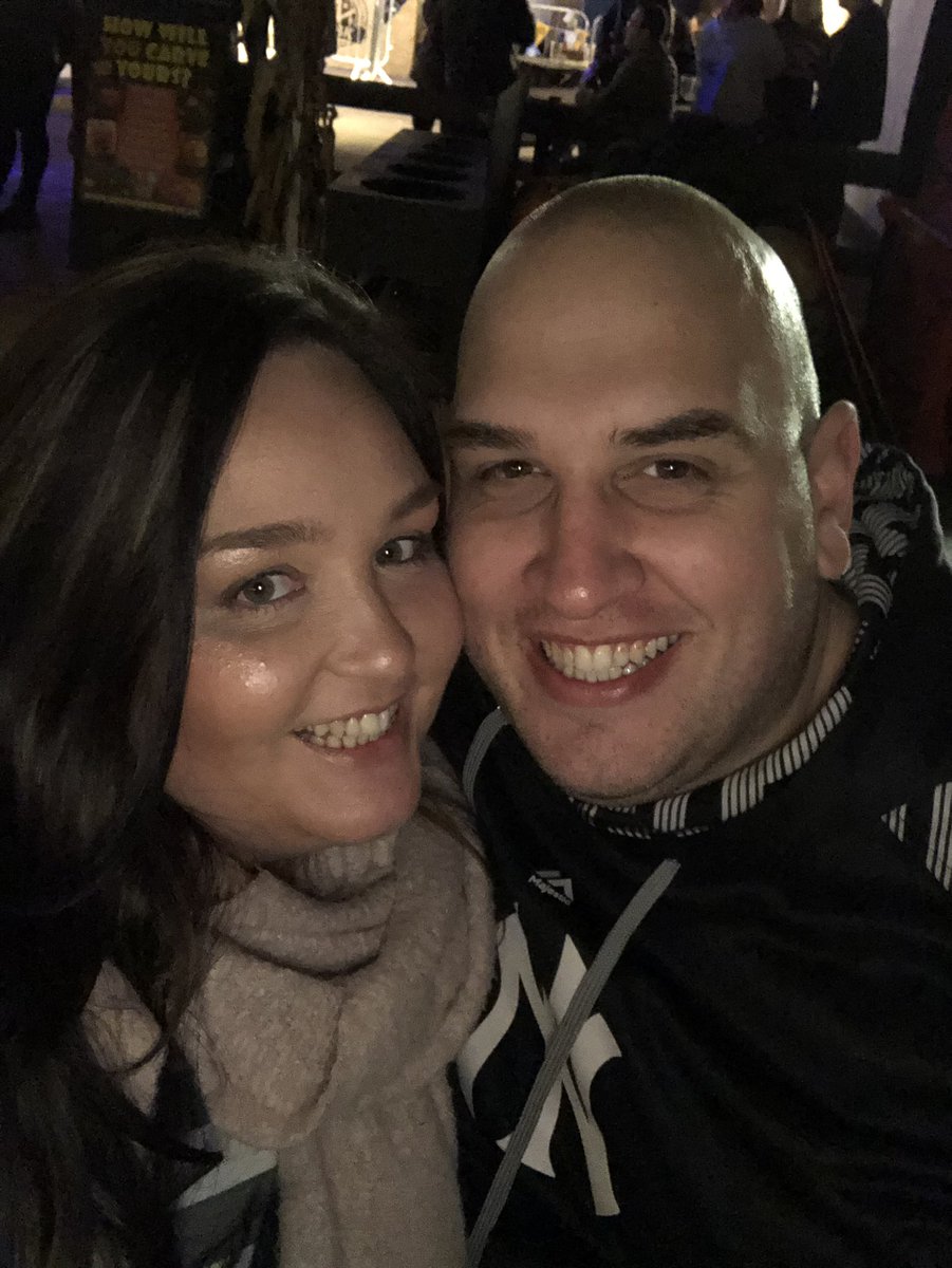 kazalaaaar's tweet photo. #date8 #dating evening @ScreamfestUK - such a fab night.
Screamed my arse off #scaredycat but did have a personal 6’8 protector followed by a #cosynightin #warmingup #stupidlyhappy #screamfestuk #screamfest https://t.co/EoWSqVkcfU