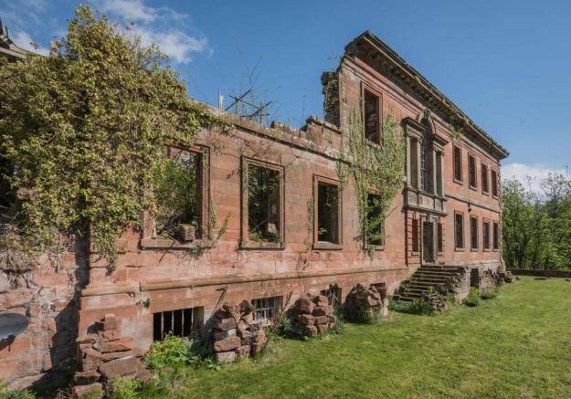 NEW video shows sublime position of Highhead Castle, Cumbria, sadly left a gutted shell after 1956 fire; now FOR SALE for £250k (£3-4m to restore). If ever there was a country house crying out to be restored, it's this one: vimeo.com/270693406?fbcl… Details: rightmove.co.uk/property-for-s…