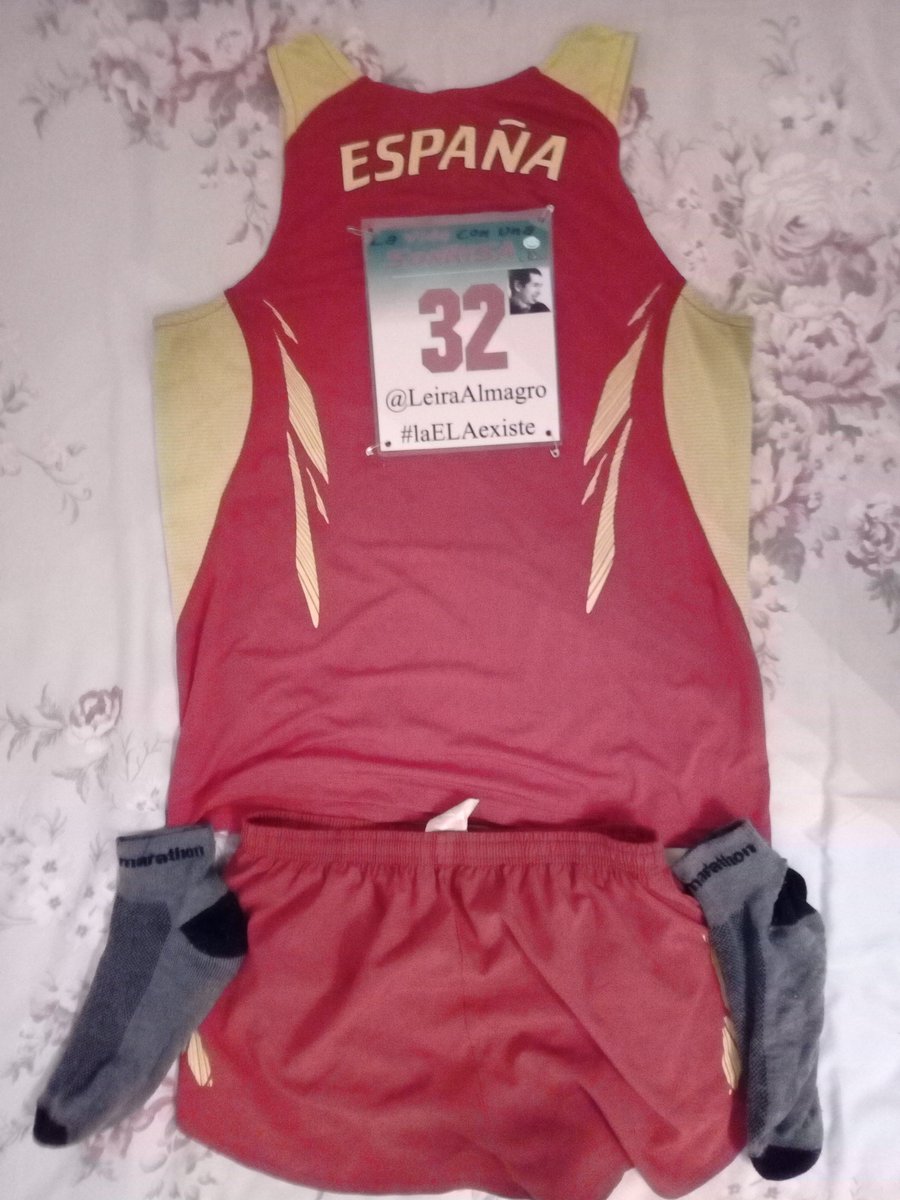 Ya está la camiseta bien abrigada con el #dorsal32 de <a href="/LeiraAlmagro/">FernandoLeiraAlmagro</a> y su lucha por #laELAexiste para gladiar y disfrutar mañana de los fríos 42 km del maratón de Dublín.
#dublincitymarathon #dublinmarathon
5º Maratón seguido, espero.
