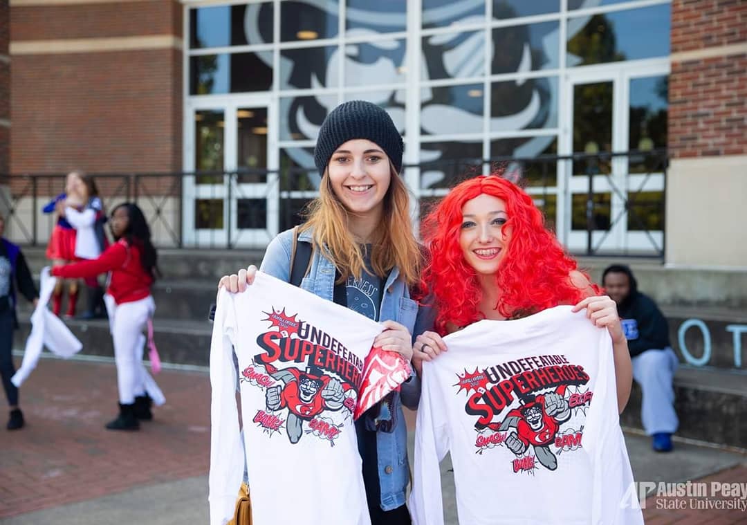 APPanhellenic's tweet photo. The Panhellenic Council rocked out Homecoming Week! 🤘🔴⚪🎩 #apsupanhellenic #apsuhomecoming https://t.co/OSNJ7EpgHu