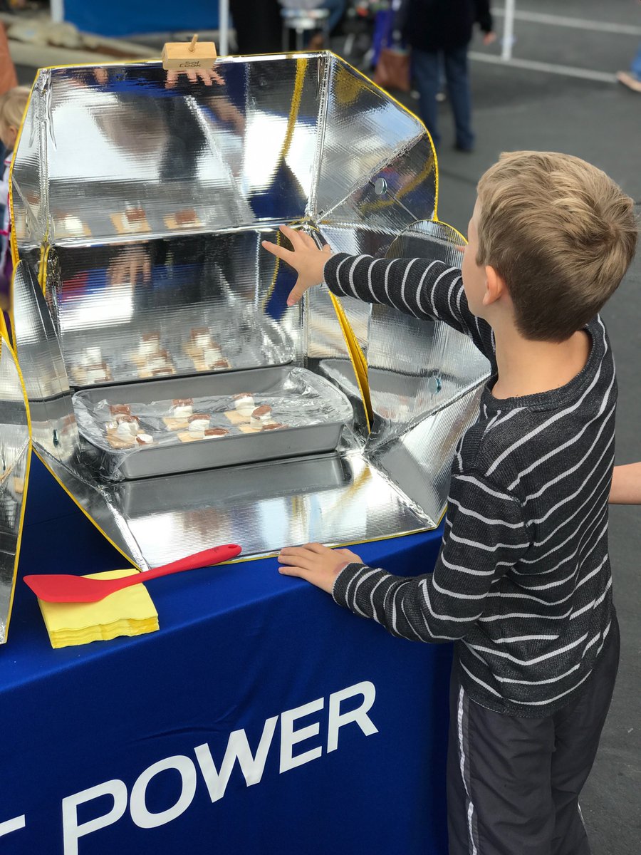 PacificPower_OR's tweet photo. Lots of hands on  #STEAM activities and more today at Invent 2018 in #GrantsPass. The fun goes until 3pm, come join in! https://t.co/nkno4GQzjg