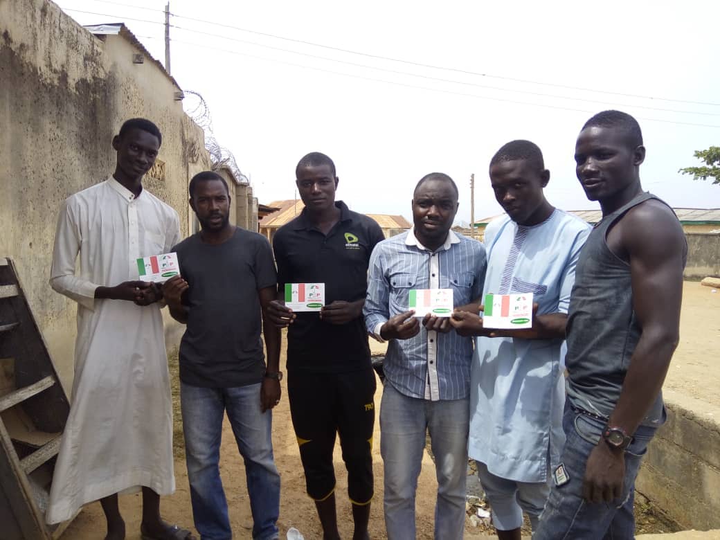 baikodass's tweet photo. As part of their strategy for membership drive, @IRI_Africa #Bauchi YPLA participants of @OfficialPDPNig today conducted sanitation exercise in #Jahun Community of Bauchi metropolis #TrainToLead #TrainsToTransform @HHassan812 @SundayAlao @mimibageel @sentellbarnes https://t.co/t3CLgQydAK