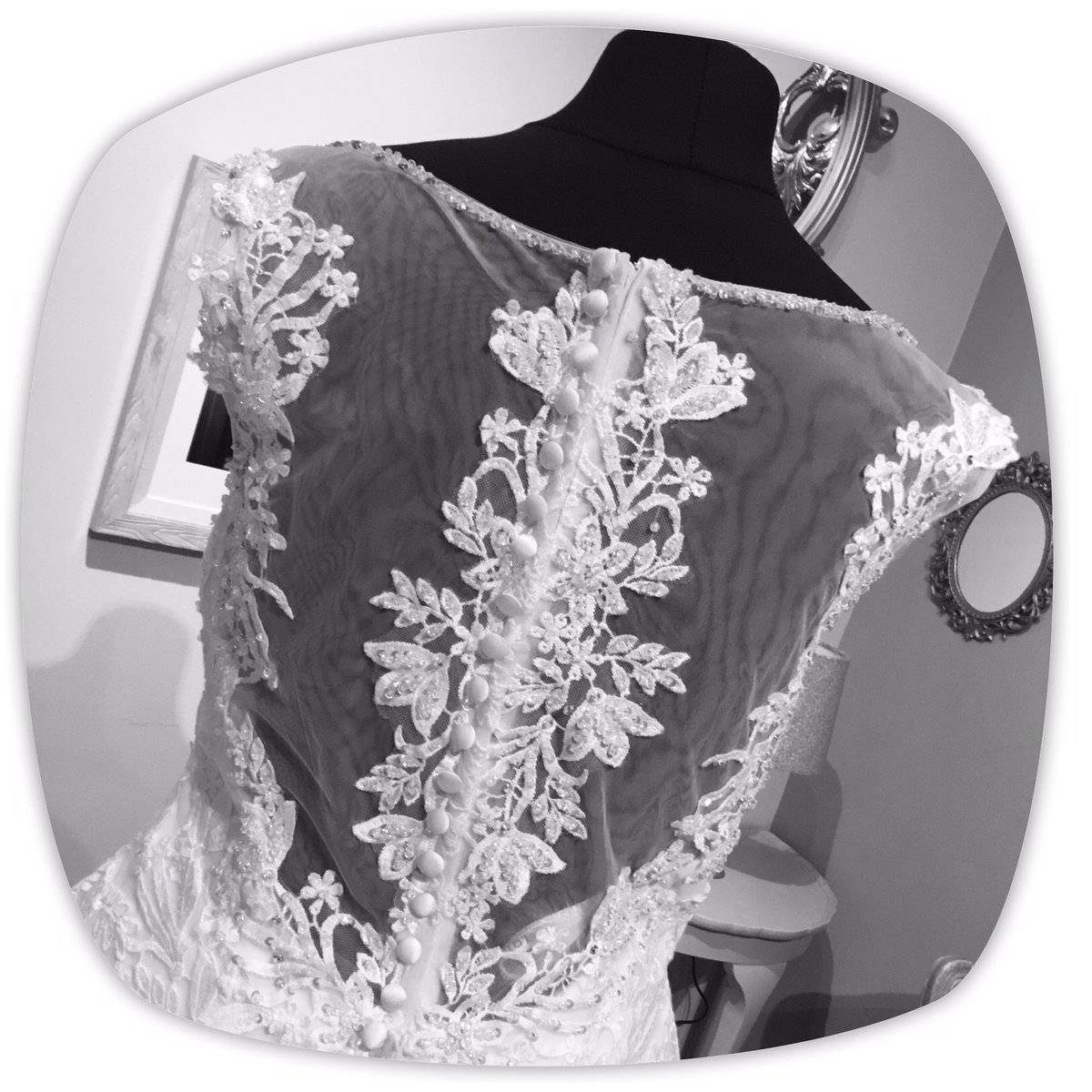 wallingfordbr's tweet photo. Our Dress of the Day! โค๏ธ looking fab from every angle!
Your guests will be wowed by this showstopper of a back whilst you are saying your vows ๐ฐ๐๐ฉ
#statementback
#hugesavings
#designerdressforless
#bridalrelovedwallingford https://t.co/fOcipH6Qvi