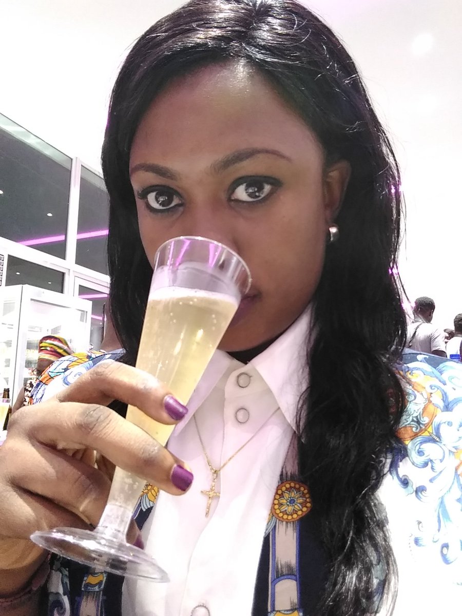 sisiolojuede's tweet photo. Grand Opening of the biggest Italian ice-cream spot in Cotonou #Conerto #icecream #cookies #cake #customerdada https://t.co/YghE7oTXVf