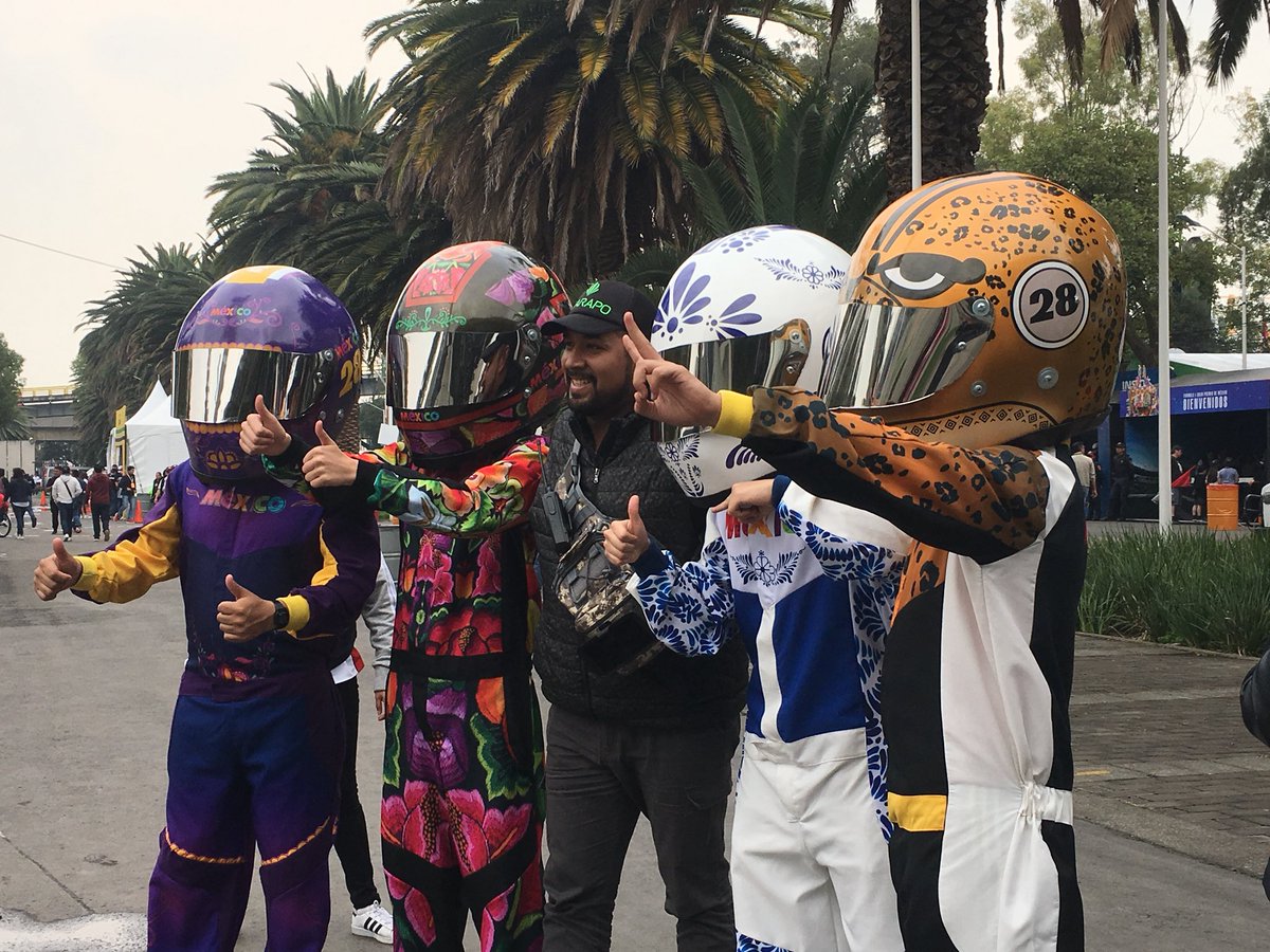 formulacdmx's tweet photo. Gran ambiente esta sábado en el #MexicoGP 🇲🇽 🏎🏁  #F1ESTA  #F1CDMX #F1 Un fin de semana a todo motor! https://t.co/UJA4DIDGiN