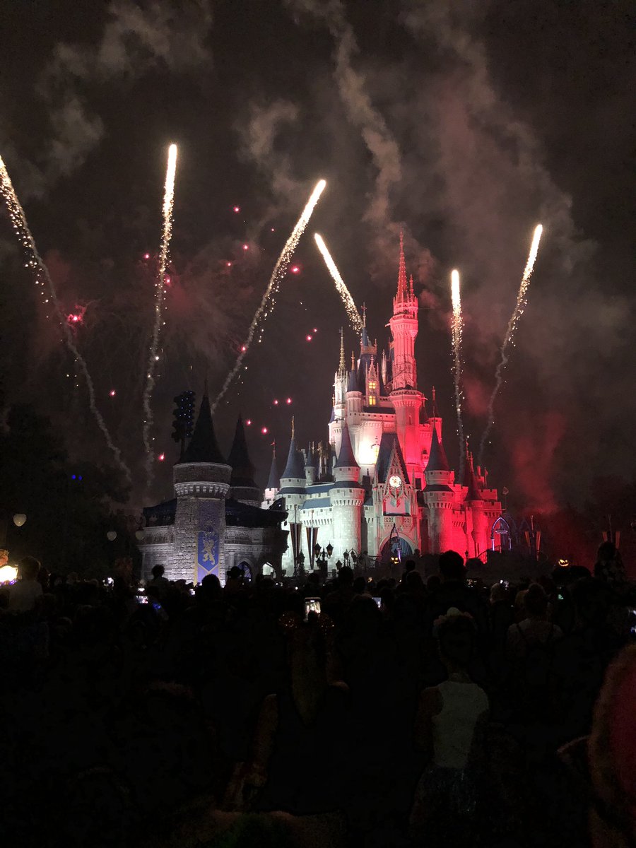 MrsCford_tweets's tweet image. Relaxing after #AMLE18 rereading a favorite series by @SJMaas and since the resort had no Coke products 😱, I stocked up on @DietCoke while @WaltDisneyWorld when I took my mom to enjoy Mickey’s Not-So-Scary Halloween. Can’t get better than this! #bibliophile #disneymagic