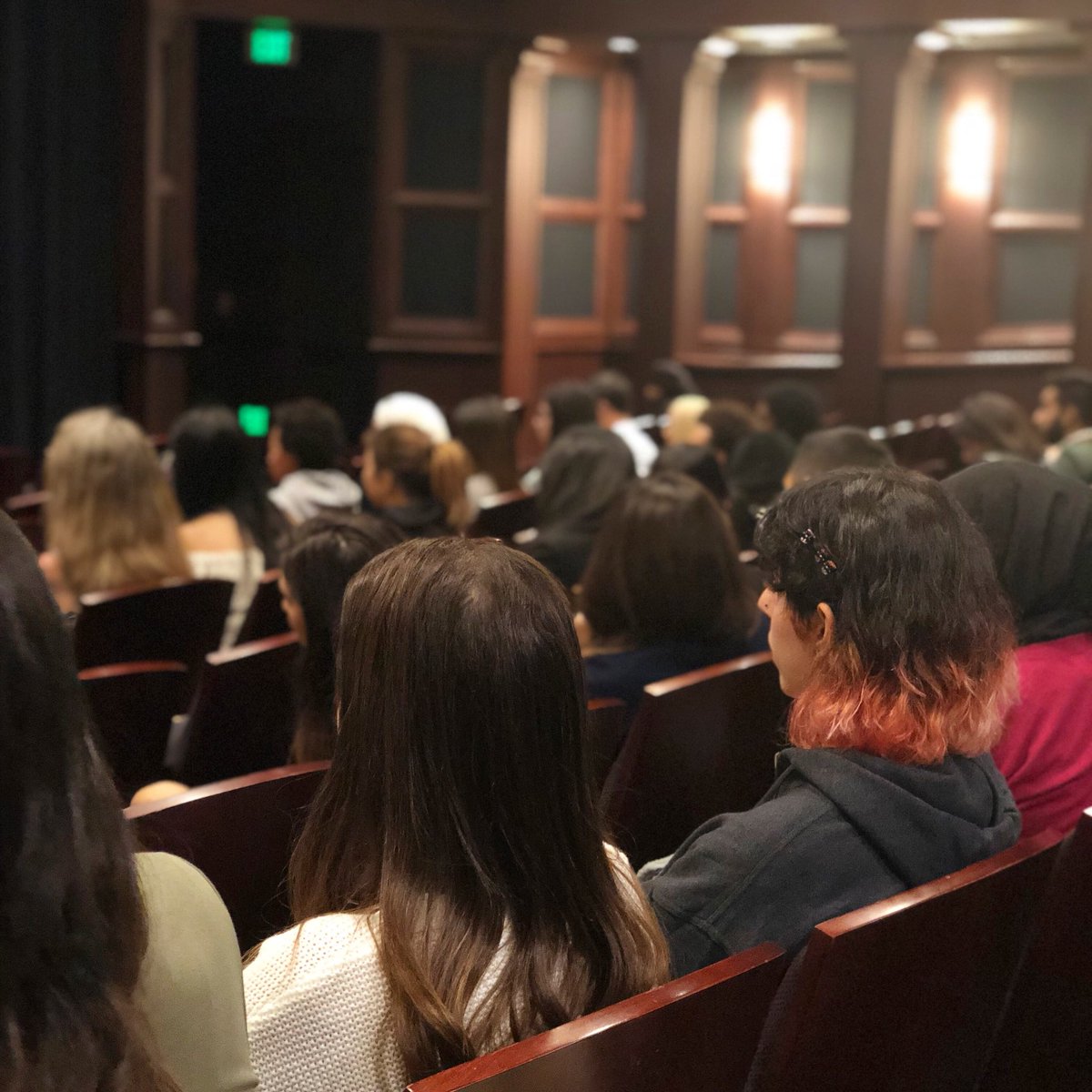 arabfilmmedia's tweet photo. Thank you to everyone that showed up to our screening at USC, celebrating the films, #TunisByNight and #BattleFields! #AFMI #USC https://t.co/oH7sDf11Bt