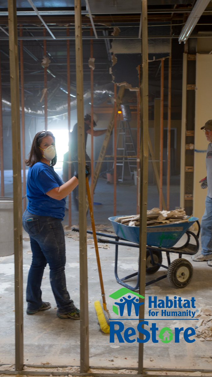 AmarilloCollege's tweet photo. It's #ACcares day! AC faculty &amp; staff spent this Saturday spread out around the city to giving back to the community that gives us so much. https://t.co/pL5wNBwS9y