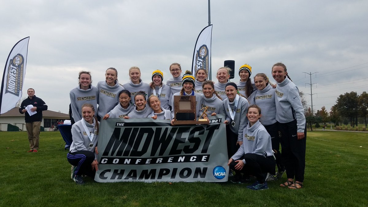 SNCCCTF's tweet photo. Congratulations to the @SNCCCTF Women's Cross Country team on winning the 2018 @MWCSports Championship!
#ThreePeat
#CapturetheCrown
#fleur-de-THREE https://t.co/2nhBMXOpw9