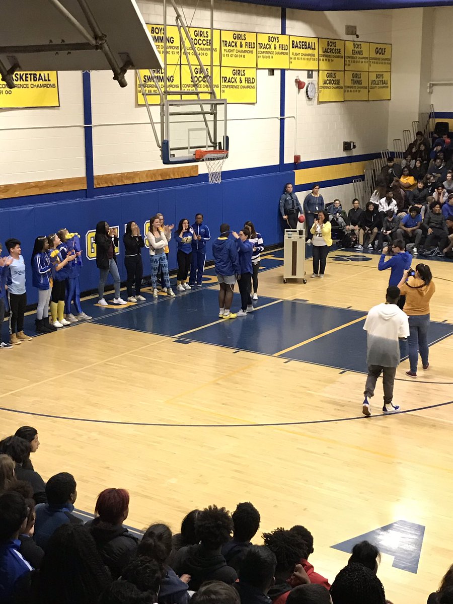 CresciMarty's tweet photo. 2018 AIHS Homecoming King ๐ is ............. Sr S. Browne-Blackman #AIHSHomecoming #AIHSspiritweek #AIHSTigerPride https://t.co/uB4vB4gP9n