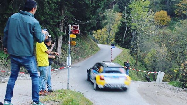 "Daghe zio caaann" cit. 😂🐶... I nostri fan sono differenti 😅 #GBBASSOFFICIAL <a href="/lorenzo/">Lorenzo Mendoza</a>.granai @rallye_international_du_valais @terseries @scuderia_movisport

#rallye #rallys #rallycars #rallysports # #rallying #rallymobil #rallysport #rallylife #rally… ift.tt/2AuRXF2