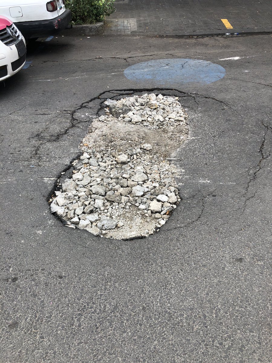 <a href="/BJAlcaldia/">Alcaldía de Benito Juárez</a> megabache y tiene más de un año Miguel noreña frente al número 5, por favor atender.