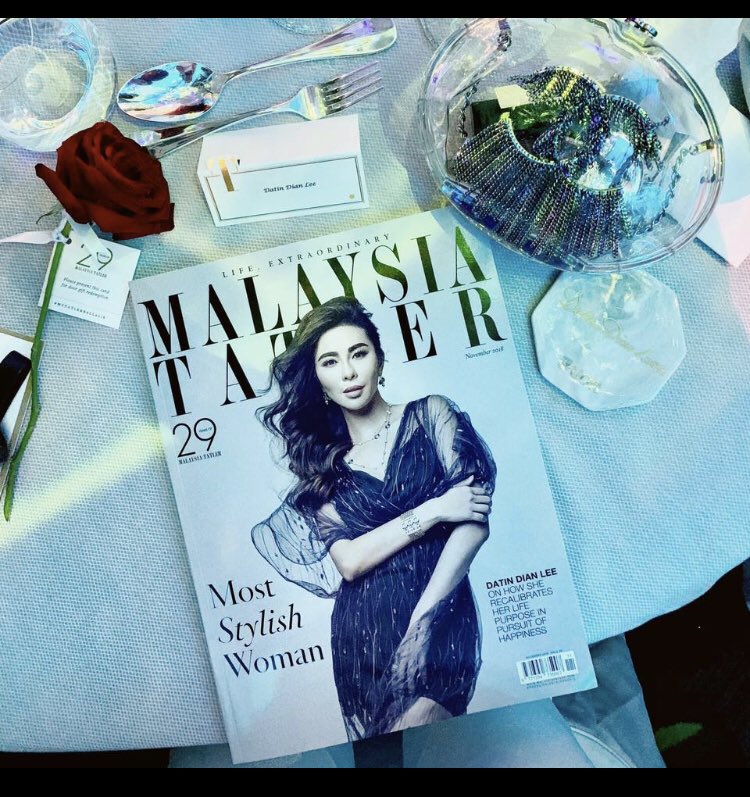 SerenaNikZainal's tweet image. This is Family (cuzzens!!)
Real-life #CrazyRichAsians (only they are... we are not 😆).

The really smart ones did another subject 😏
#NotMedicine 
#NotScience