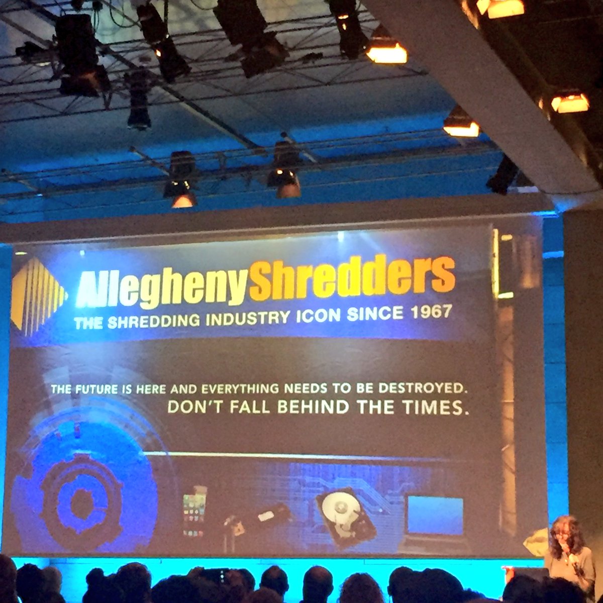 ANDfestival's tweet photo. Another mind bending evening of talks @the_influencers of algorithmic bias, weird internet and digital colonialism with @mathbabedotorg @lifewinning @morehshin #influ2018 https://t.co/LP92yFHi77