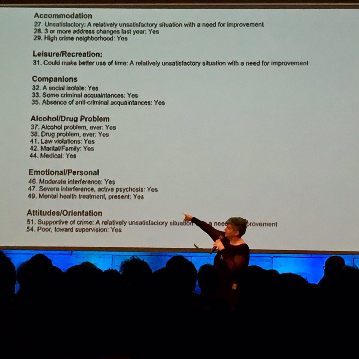 alwa_es's tweet photo. Hoy en #influ2018 muy interesante abordaje de la imprescindible responsabilidad, ética y rendición de cuentas de quienes elaboran y utilizan algoritmos para cuestionarse sus prejuicios e impactos y no reproducir sesgos que perpetúan discriminaciones y desigualdades #BigData https://t.co/aYd4khuVKM