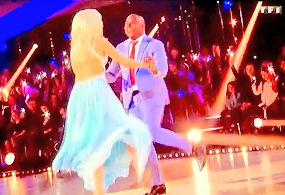 LaLifeDeSoso's tweet photo. Il a le style #Basilou 😍🕺🏽👏🏼 BRAVOOOO @katrinapatchett 💃🏼☺️ #DALSHalloweenNight #DALS 🧙🏼‍♂️❤️🎃🧙‍♀️ https://t.co/oGntjvfaLj