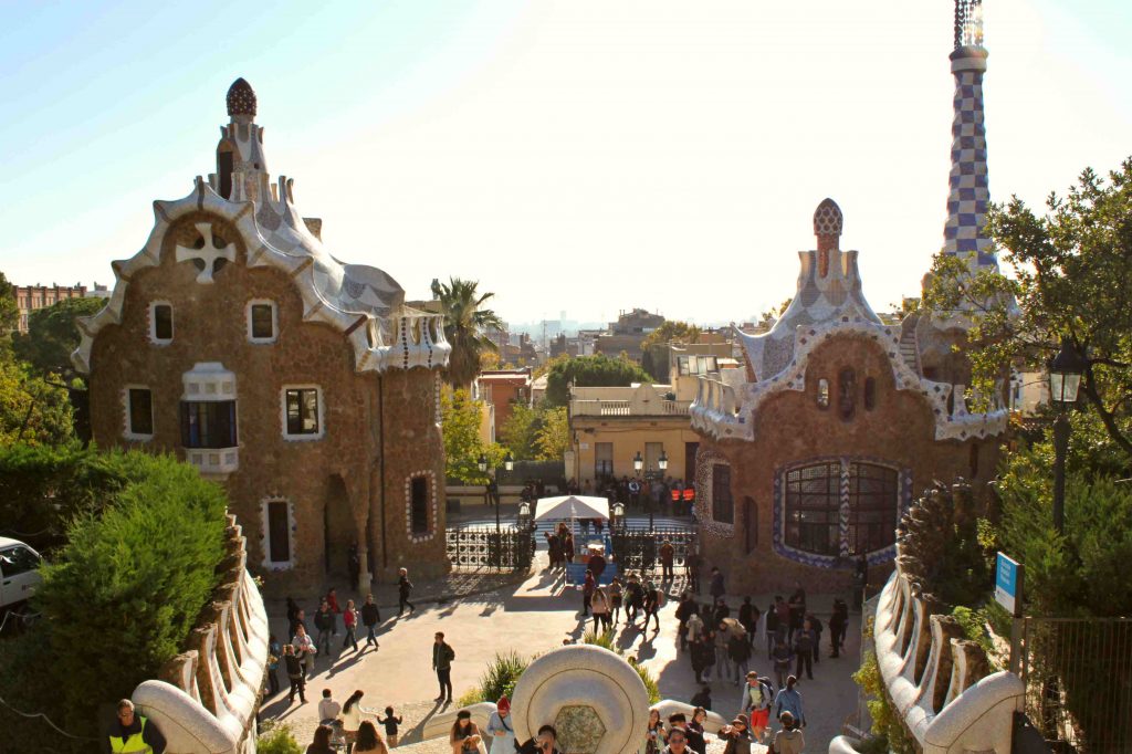 LivSpainTours's tweet image. One day guide to seeing Barcelona&apos;s highlights ow.ly/qwXT30mm1Du #ilivespain #Barcelonaguide
