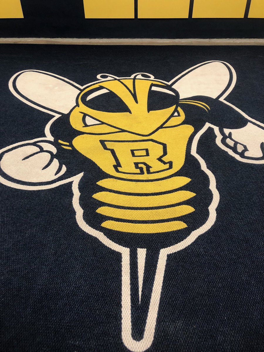 Levant_37's tweet photo. Great day watching Rochester take on RPI and learning more about the recruiting process https://t.co/d7pdfDctzk