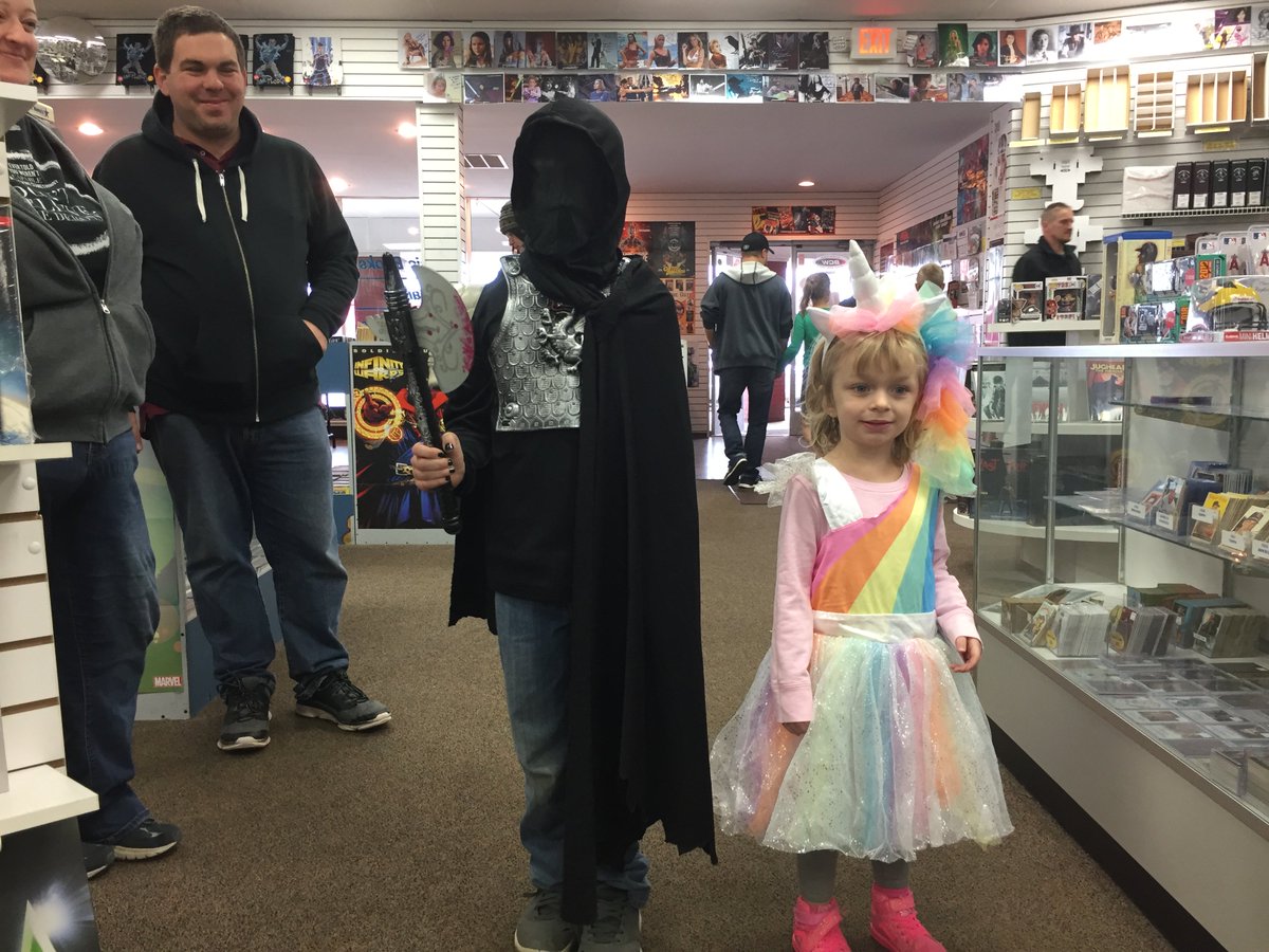 FanfareKzoo's tweet photo. Halloween Comic Fest 2018!
#HCF18 #HCF2018 https://t.co/s0Wo4poaxc