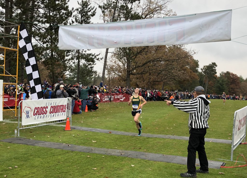 Edgar’s Marissa Ellenbecker defends her State Title as the Division 3 State Champion! #wiaacc