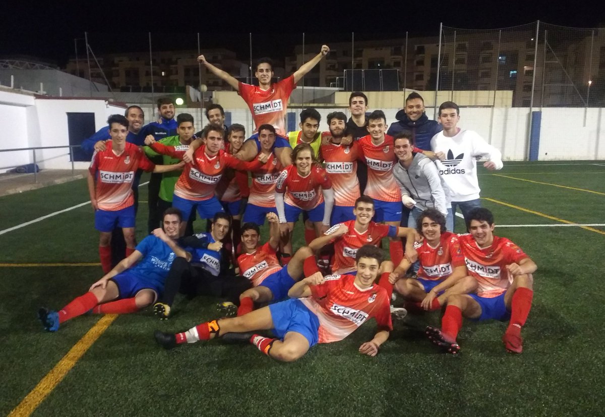 fdoiturralde's tweet photo. 5 de 5 
Otra victoria más de nuestros Juveniles @Espartinascf 1-2 en Mairena.
Líderes indiscutibles de la categoría.
Muy bien, equipo 🏆
Muy buen, mister 💪 @AManuelBarbero y equipo técnico. https://t.co/bxXBEVh6UM