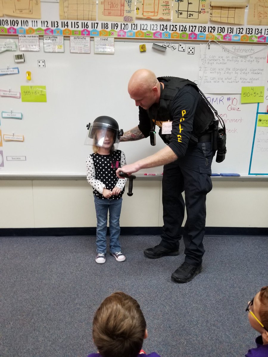 Alisontwins's tweet photo. Career day @WISDParmley @BahnChristy https://t.co/Tmtob9fW2R
