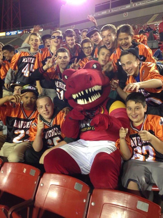 itsTim_eh's tweet photo. #WeAreAllDinos
#Mavericks4ever
#rickball
Statz & Rowe brothers...
Atom, Peewee, Bantam, Midget, #USports—>?
Thanks @MavsfootballYYC
for building the foundation! https://t.co/VnG4Q7o6SH