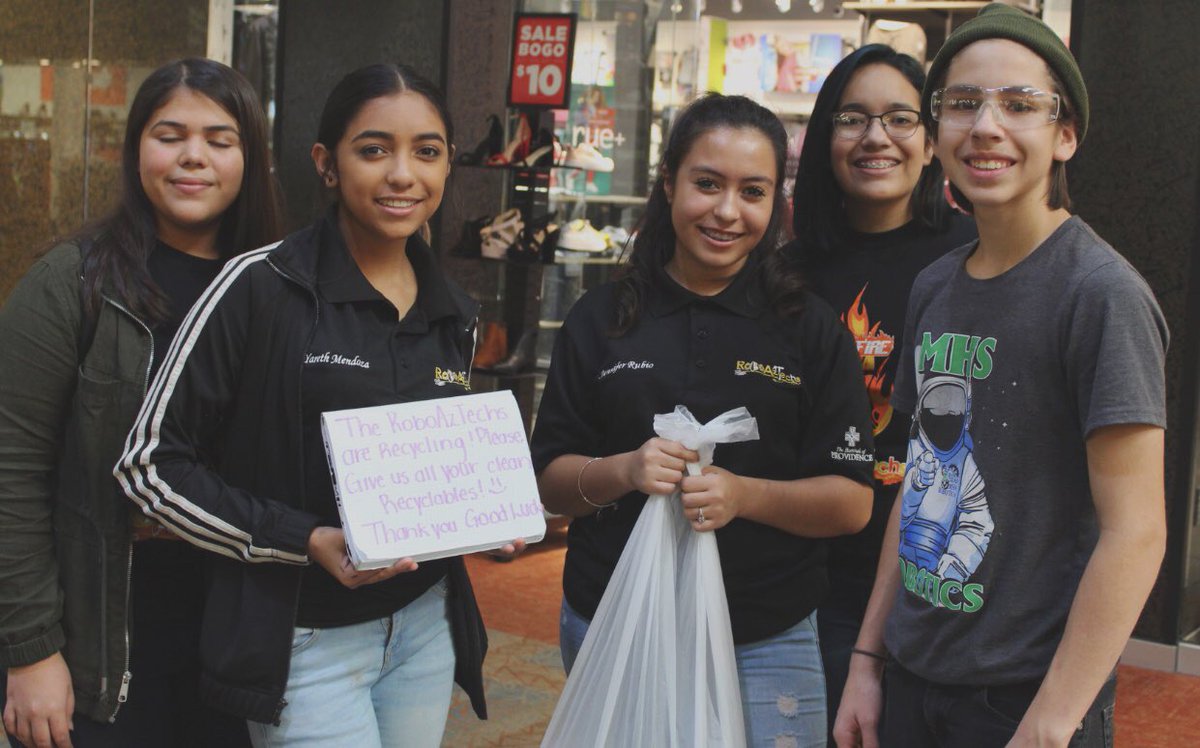 MHSRoboticsEPTX's tweet image. Spreading our gracious professionalism today at Mall Day @BESTRobotics  1 more week until competition #Thanks2BESTRobotics  #TeamSISD  #RamPride