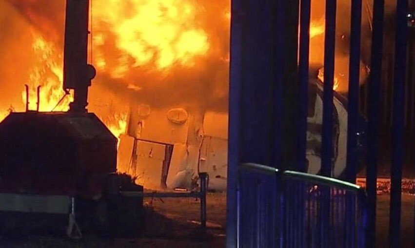 +++ BREAKING NEWS: Leicester under schock: the president's helicopter crashes out of the stadium +++

#Leicester #WestHam #27Oct <a href="/LCFC/">Leicester City</a> @WestHamUtd