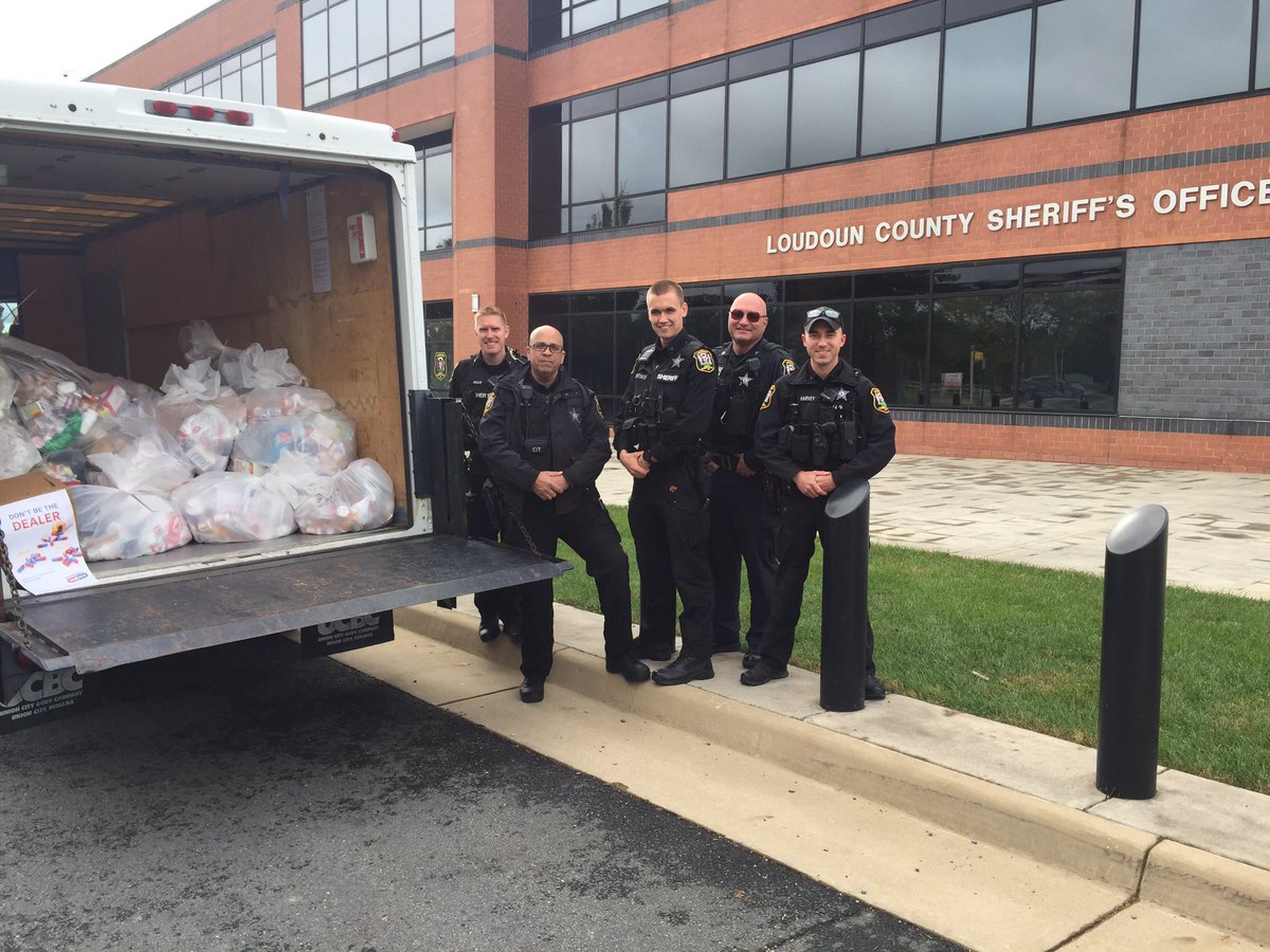LoudounSheriff's tweet photo. Thank you #Loudoun for helping us take-back 629 lbs. of unwanted/unused prescription medications during @DEAHQ National Take-Back Day. Miss Take-Back Day? You can dispose of prescription meds at drug collection units at our LCSO Stations &amp; @LeesburgPolice. https://t.co/iDGMTutO6c https://t.co/jsLDZdDiPU