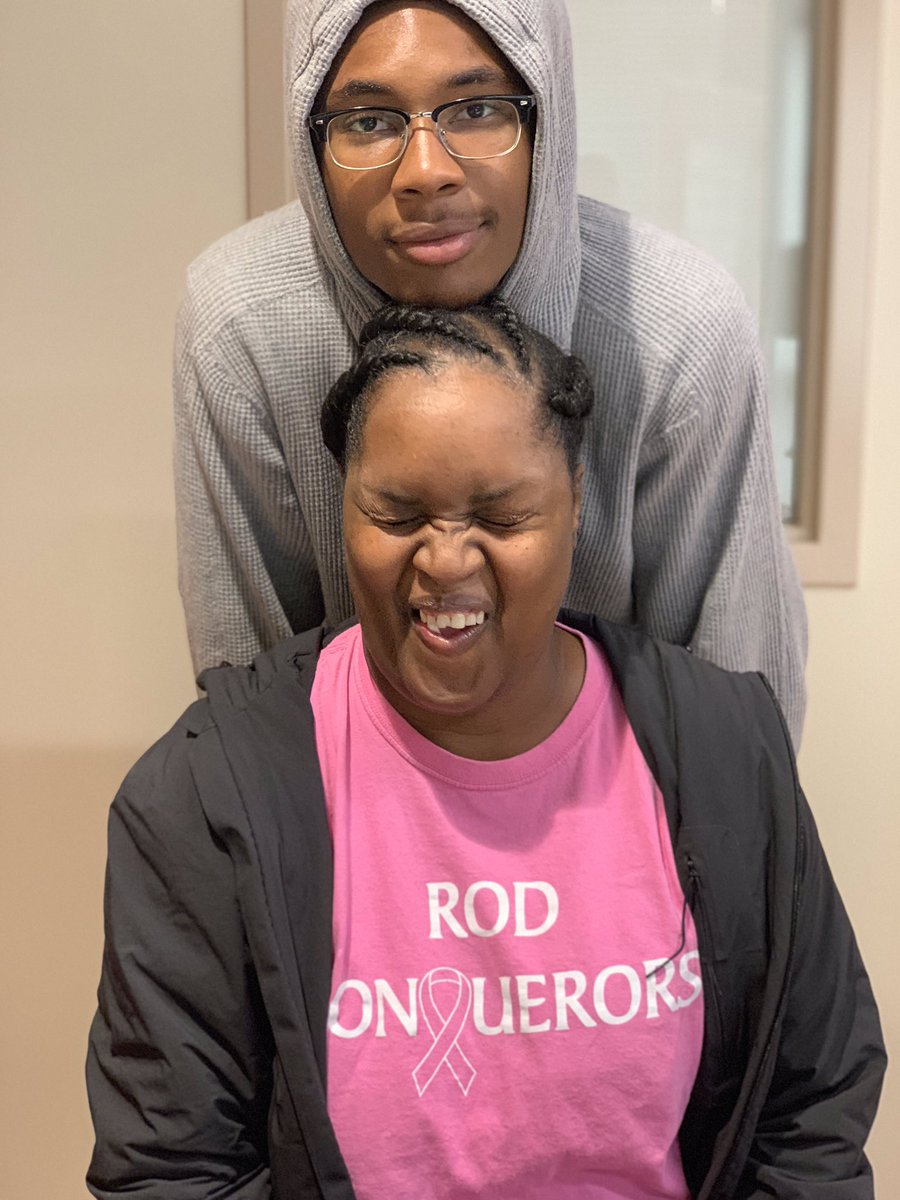 itsty_15's tweet image. "God gives his toughest battles to His strongest soldiers.” 🌺❣️🎀 #beatcancer