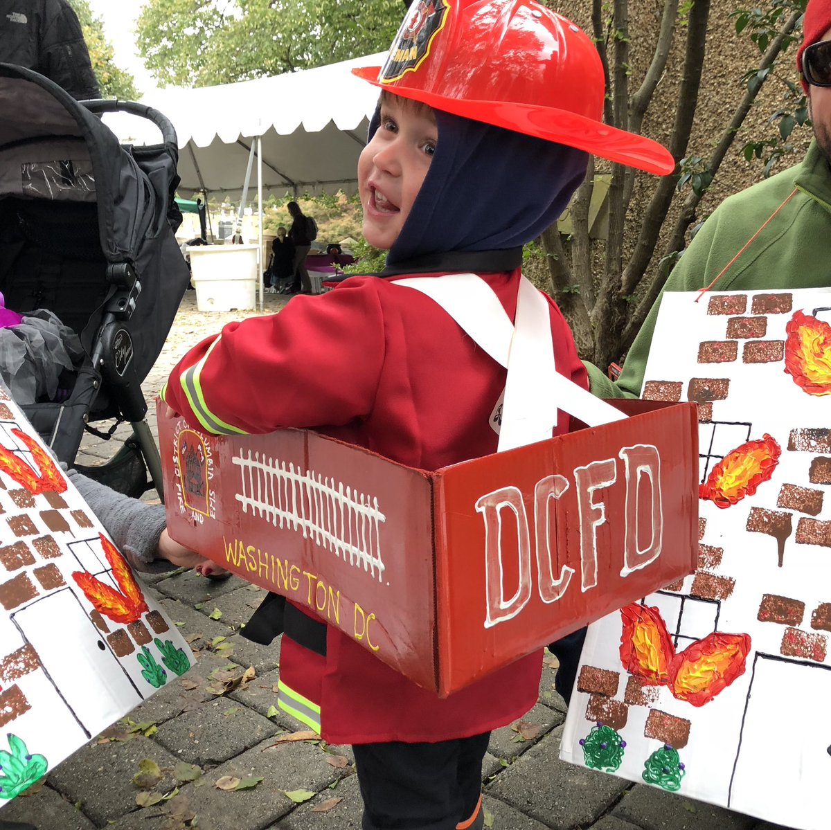 charlesallen's tweet photo. Best hyperlocal costume at the Fulcrum Halloween Party at @CongCemetery? I’m sure Truck 7 &amp; @dcfireems agree! https://t.co/uoi0aVzSnG