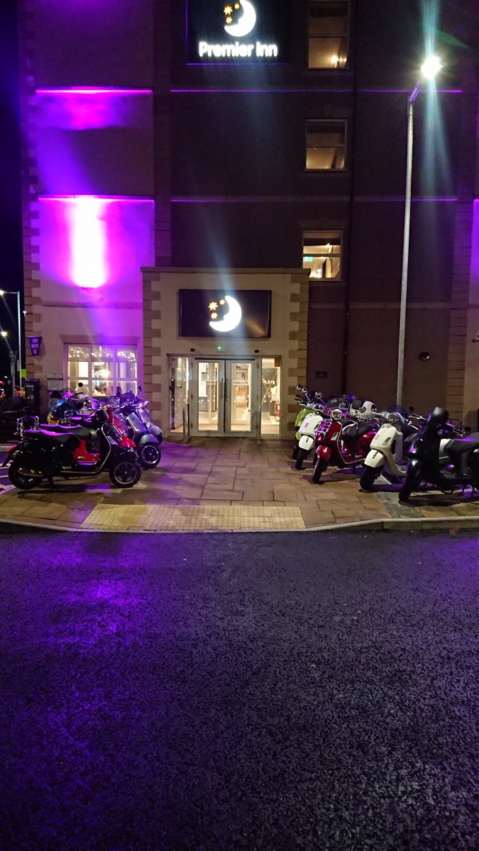 PSeafront's tweet image. A grand entrance for guest attending Scooter Rally Weekend at Bridlington Seafront! 🛵 @rubyyoung90 @AndyFr4ncis @SDEBDD @hutch1979