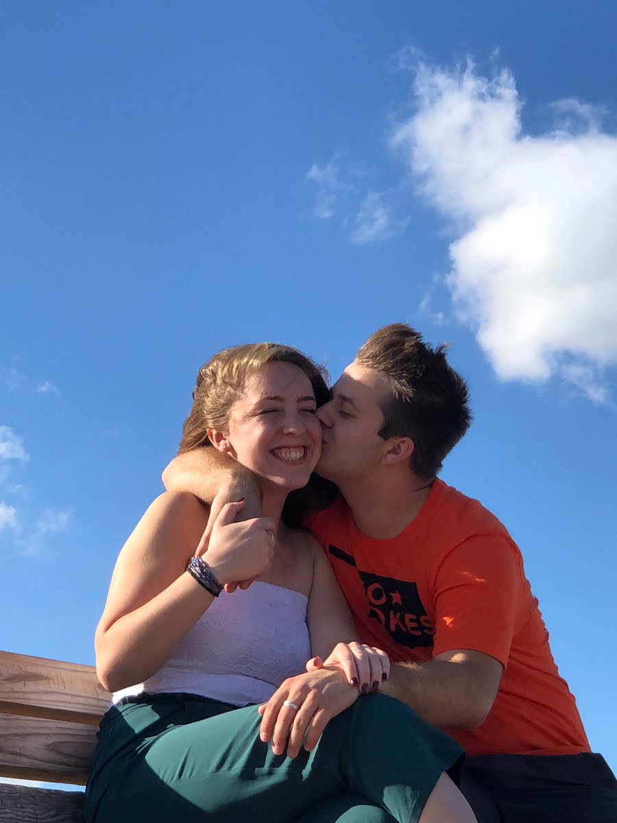 _andre_24_'s tweet image. Long distance is hard but all worth it for her 😍😍