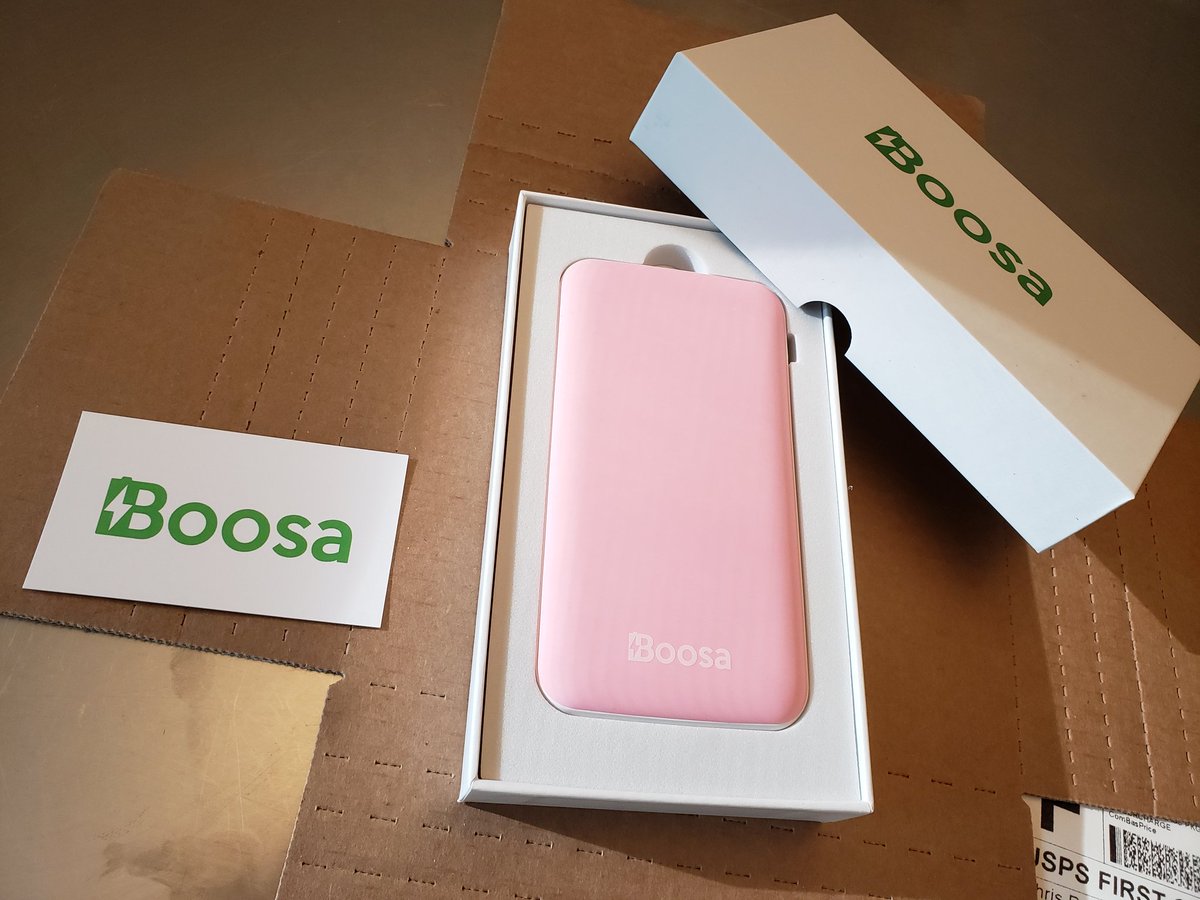BoosaTech's tweet photo. #History: packing up the first Pink Boosa we've ever sold... Thank you @KristiColvin!
π#PinkItsMyFavoriteColor #BoosaWorld #SaveYourself #WeTheBestPlug #TravelMore #PowerEverywhere https://t.co/AzRGq9aCta