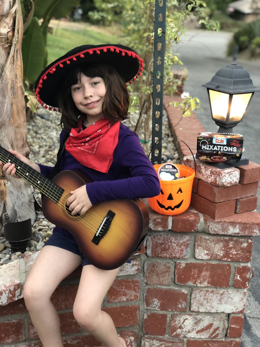 Simone is picky about what she eats (she’d rather have a healthy treat instead of candy). So for trick or treat, it’s <a href="/DoleSunshine/">Dole Packaged Foods</a> Mixations Apple-cherry Fruit Bowls! The kids love the mix of juicy apples + dark sweet cherries. Make Halloween a #DoleHoliday #SharetheSunshine #ad