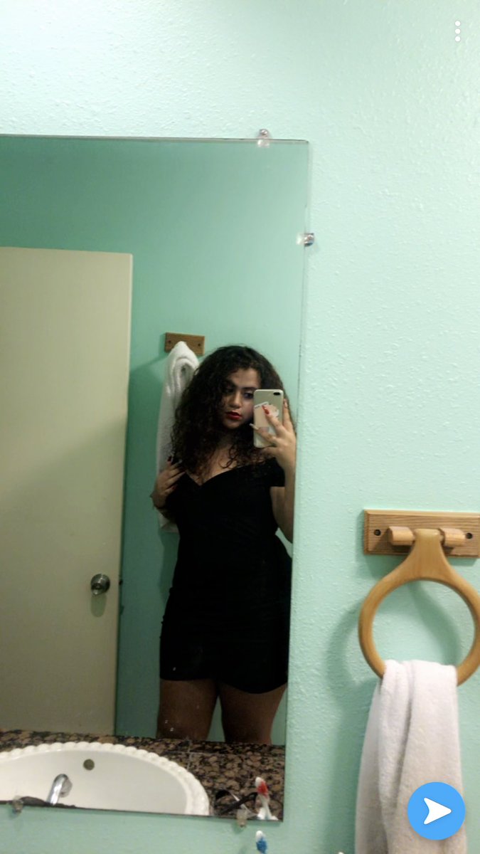 prisccillamarie's tweet image. when I’m in the field, just kno I play for keeps🤪🤩 #hoco2k18