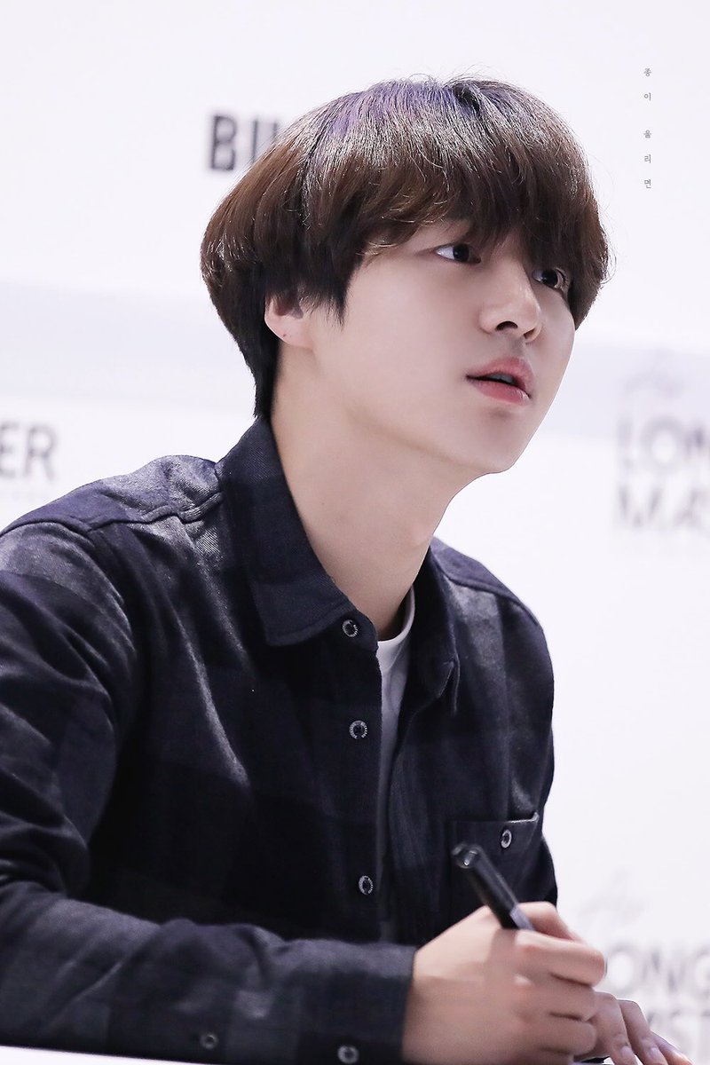 yangsejong_1223's tweet photo. 버커루 팬싸 #양세종 #yangsejong 노이즈도 이겨내는 세종 미모 ✨ https://t.co/gHFSHBLw78