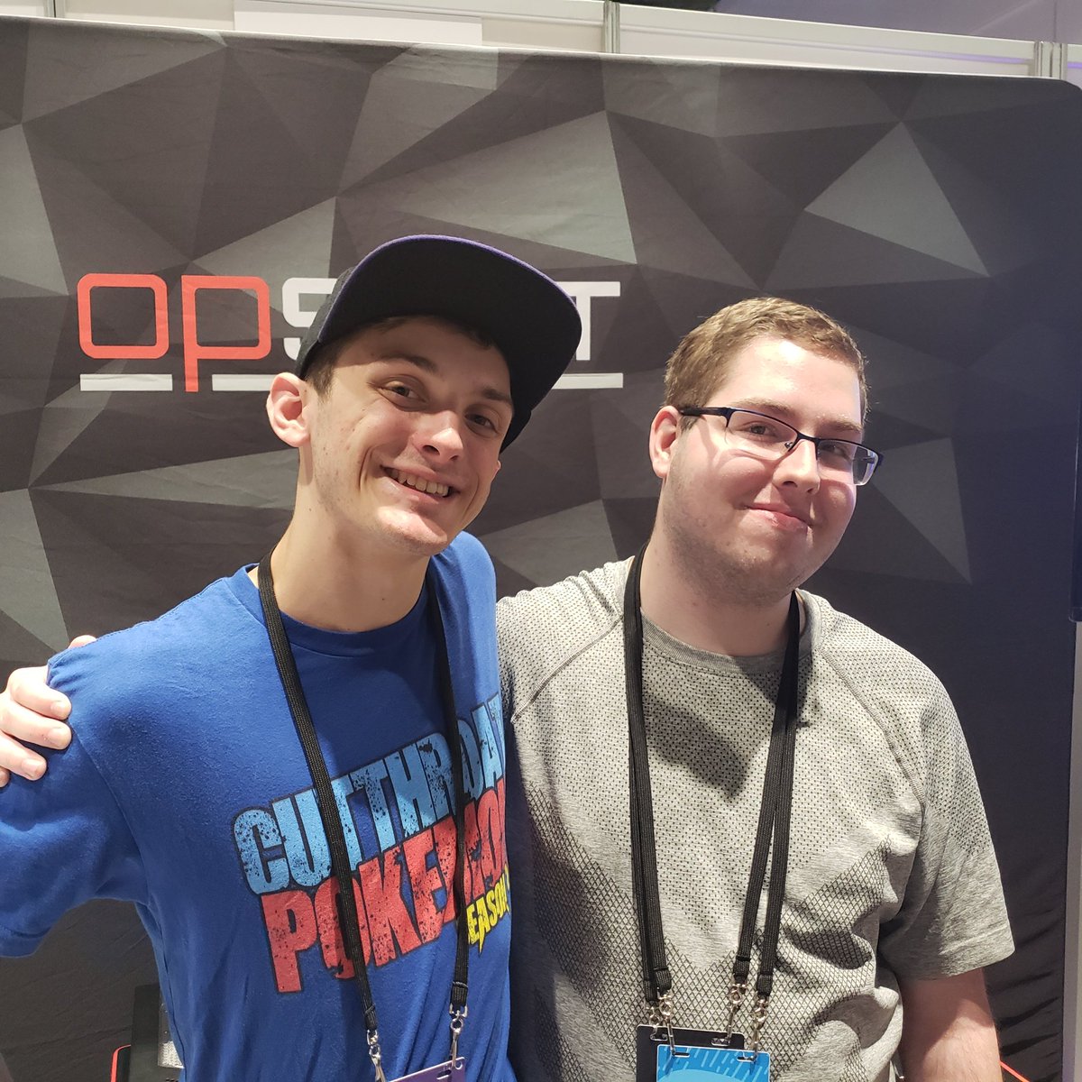 CmtyController's tweet photo. @The4thGenGamer It was a pleasure meeting you at #TwitchCon2018 ! https://t.co/Oo5KRX0eGr