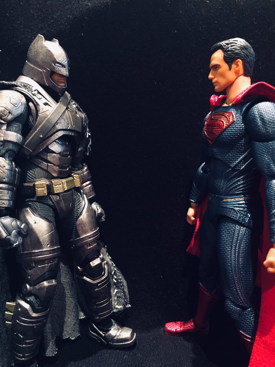 ToyStoragePeru's tweet photo. #Batman #Superman #DarkKnightReturns #DCComic #Mafex #BatmanVSuperman #toycommunity #toycollection #actionfigures https://t.co/PSbc29jJKr