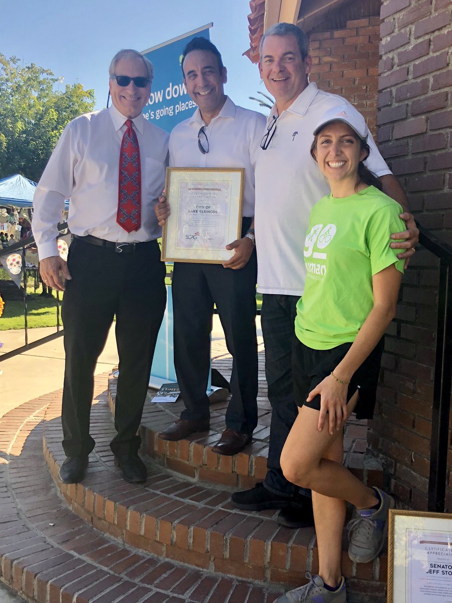 GoHumanSoCal's tweet image. Thank you @SenJeffStone for joining us at #ActiveLE this afternoon to congratulate @CtyLakeElsinore for their vision &amp;amp; advocacy for active transportation! 🚲🚸