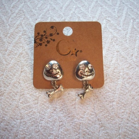 So good I had to share! Check out all the items I'm loving on @Poshmarkapp from @anardi86 #poshmark #fashion<a href="/tag/fashion"class="tags"><span>#fashion</span></a><a href="/tag/shopmycloset"class="tags"><span>#shopmycloset</span></a><a href="/tag/style"class="tags"><span>#style</span></a><a href="/tag/chanel"class="tags"><span>#chanel</span></a><a href="/tag/vintage"class="tags"><span>#vintage</span></a>