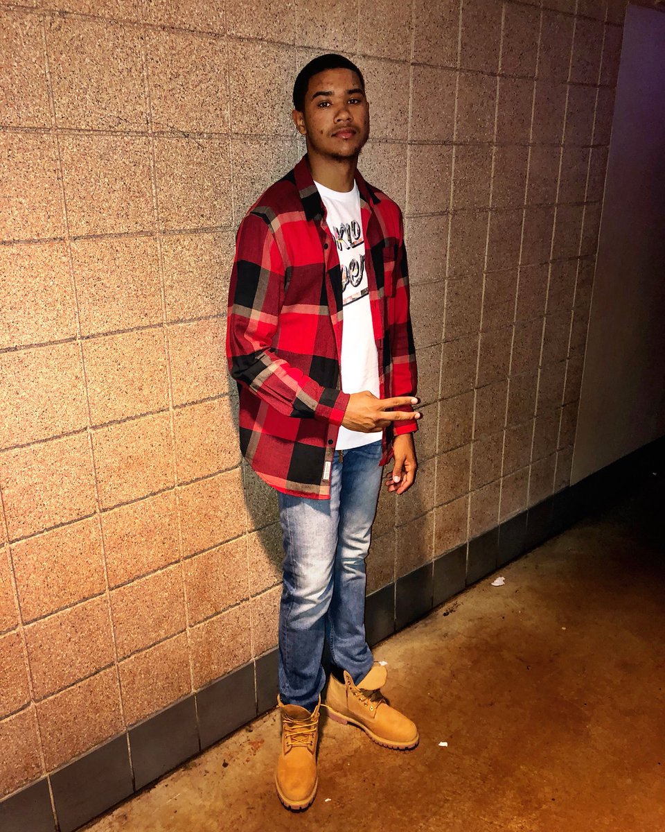 jayx300_'s tweet photo. Iβm everywhere comfortable but Iβm still attentive, a yung nigga with money will make niggas offended.. #riplilmir #ripmeeka #ripdenny #freedayguys π€ https://t.co/1VzoKFOG4I
