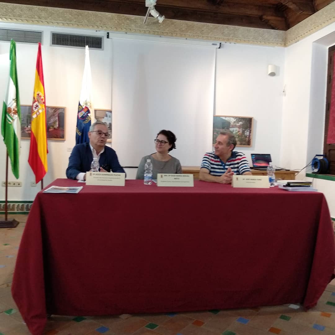 lauretum2005's tweet photo. Felicidades a la primera promoción del Aula de la Experiencia de Espartinas, con la Sede en el IES Lauretum. #Educación  @Aulaexp_Sevilla @lauretum2005 https://t.co/BAxNWkp7Cw