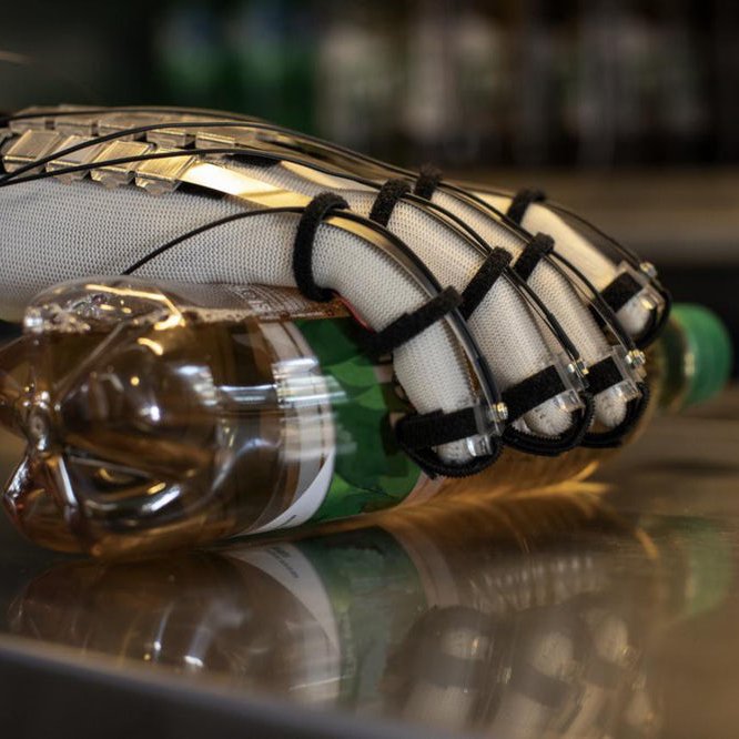 cdsoftAU's tweet image. Light, thin VR gloves put wearers in touch with virtual objects #virtualreality #virtualobjects #touch #future

zurl.co/Ks3v