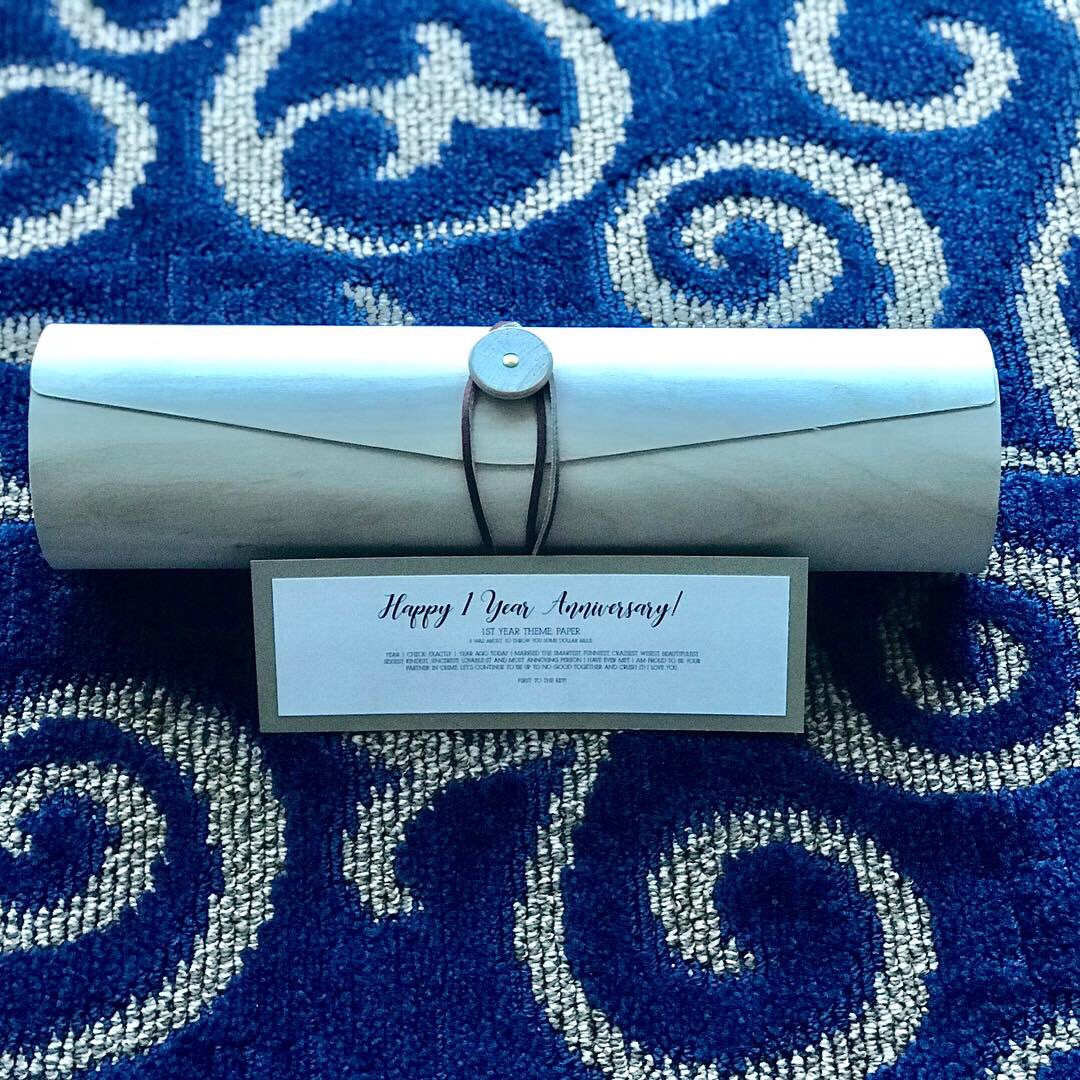 ALopezDesigns1's tweet image. Year 1 anniversary theme: Paper. #loverfernfont #alexinafont #weddingfonts #adobeillustrator #crinkled #kraft #fleetwoodmac #tickets